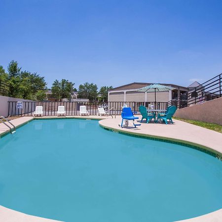 Motel Super 8 By Wyndham Augusta Exterior foto