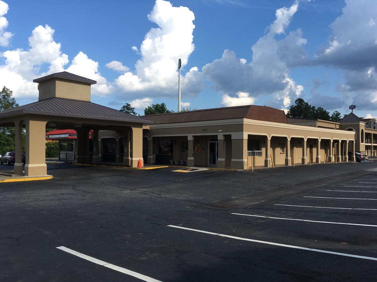 Motel Super 8 By Wyndham Augusta Exterior foto